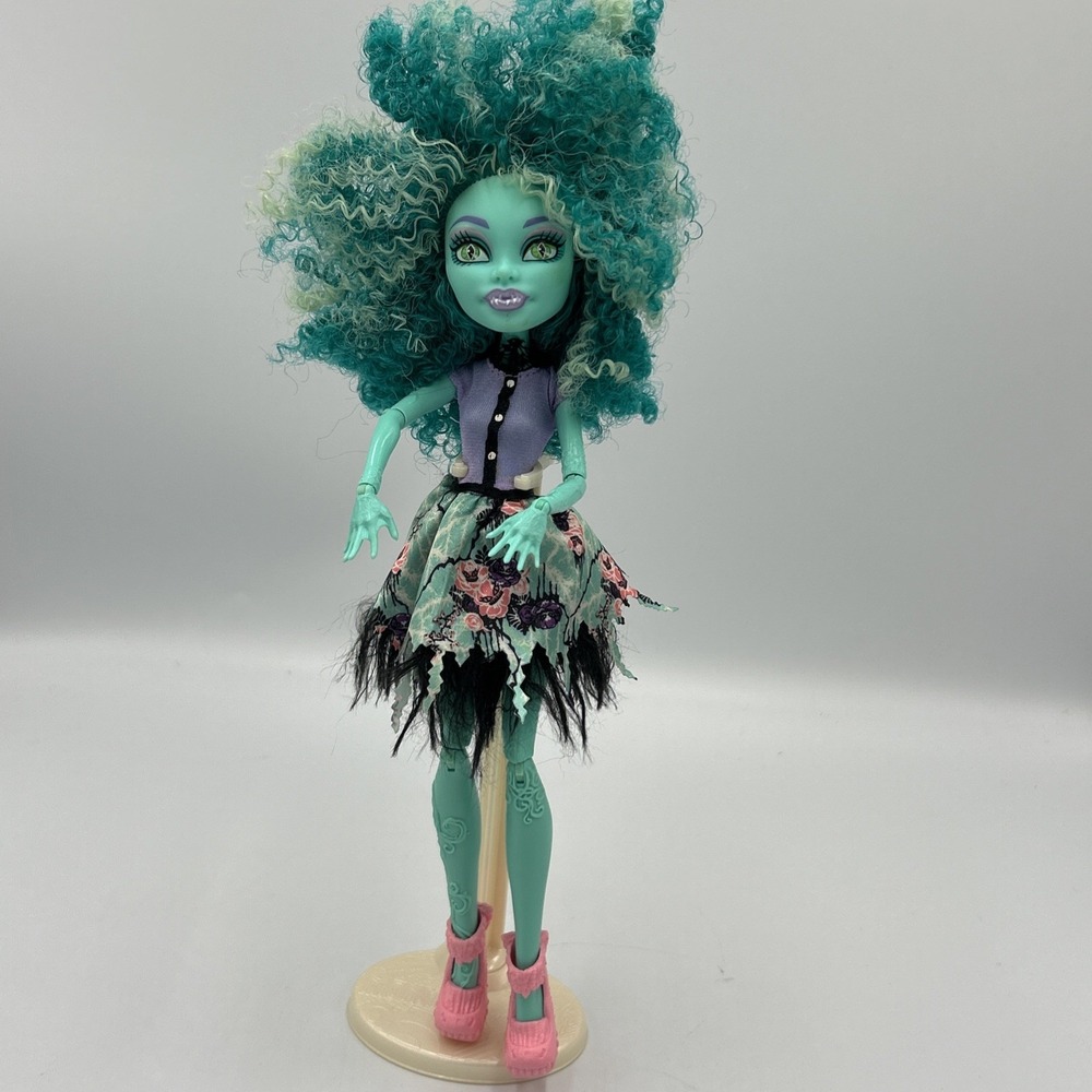 Monster High Honey Swamp Doll Frights Camera Action Mattel Green Hair Pink Shoes